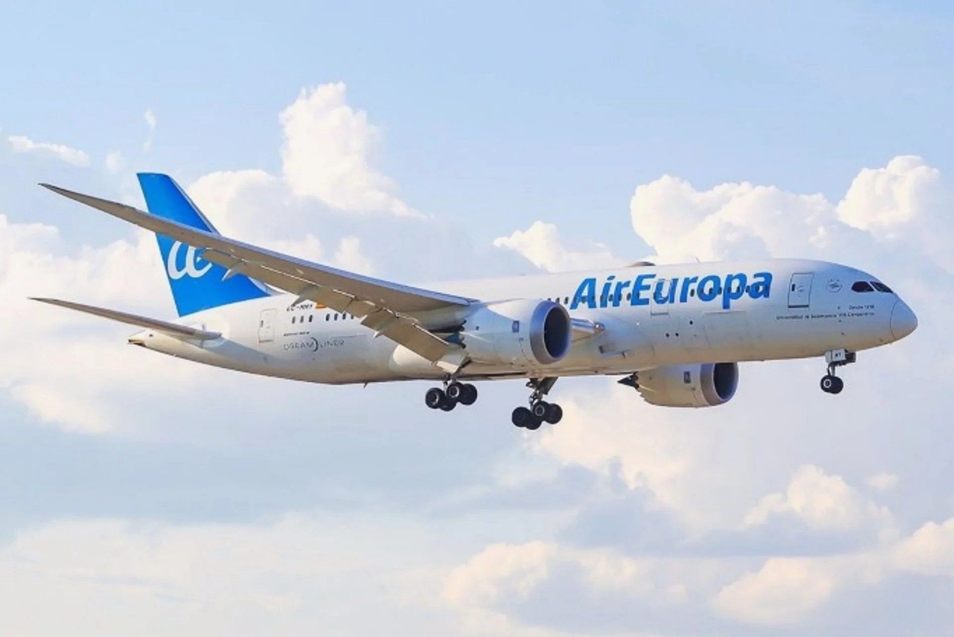 Air Europa renueva como colaborador de la Federación
