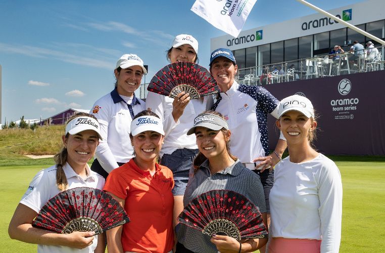 Nuria Iturrioz y Luna Sobrón en el Aramco Team Series