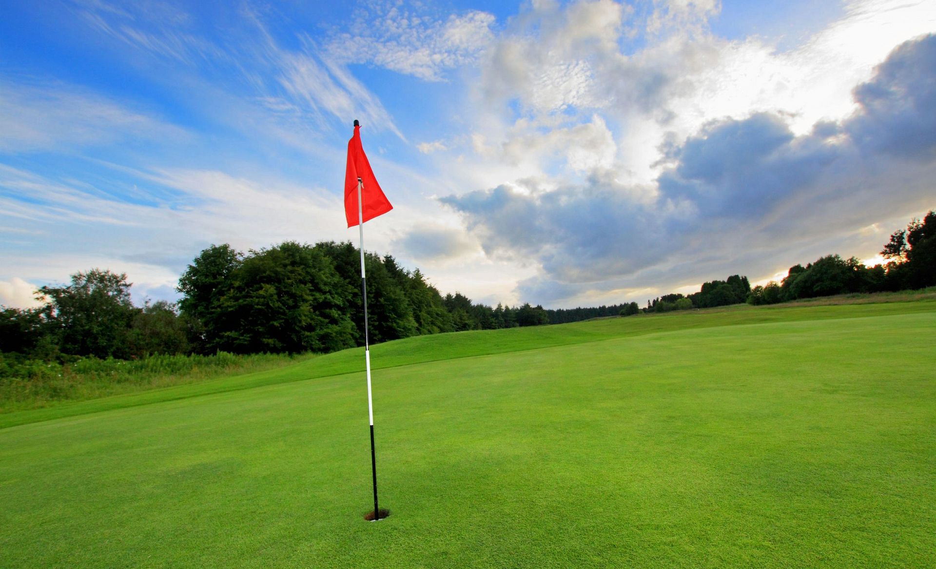 La apertura de los campos de golf a la espera de las instrucciones del Ministerio de Sanidad y CSD