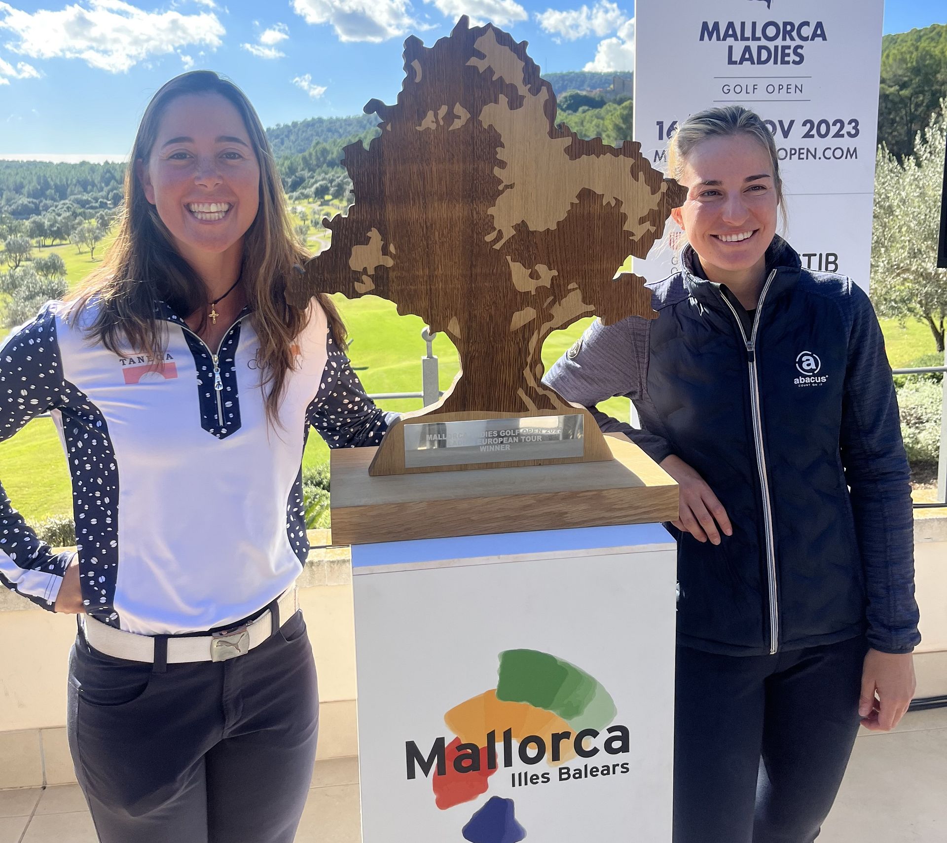 Nuria Iturrioz y Luna Sobrón participan en el Scandinavian Mixed Open