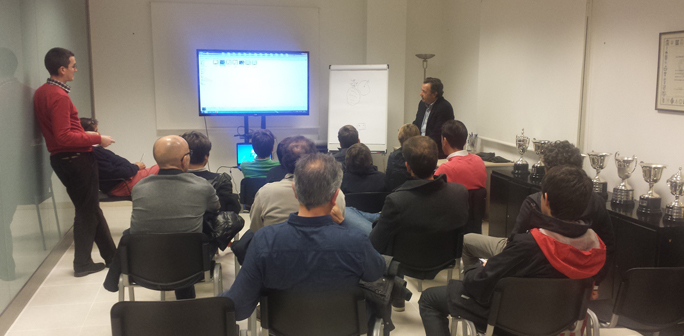 Charla formativa de reglas para jugadores y padres del Circuito Juvenil