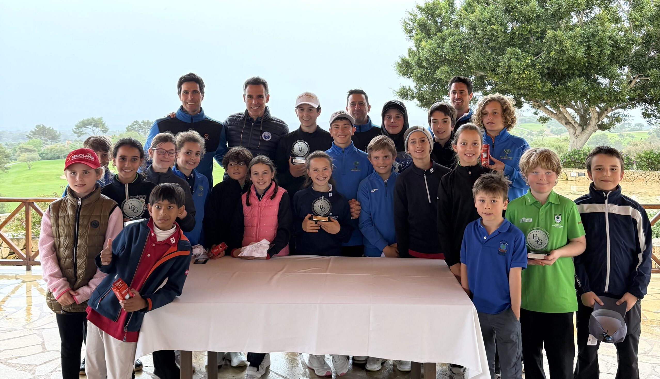 Eneko Etxabe y Teresa Calvar lideran la IV prueba del Circuito Junior